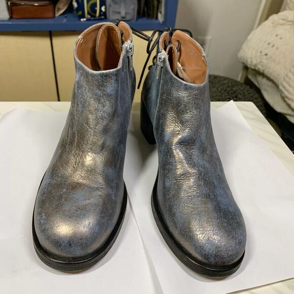 ARGILA Silver genuine leather ankle boots booties 38.5 or 8.5 MADE IN spain - Picture 2 of 9